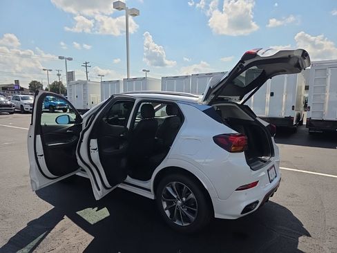 Used 2021 Buick Encore GX Essence w/ Advanced Technology Package FWD image 13