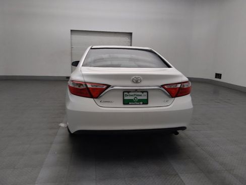 Used 2016 Toyota Camry LE image 6