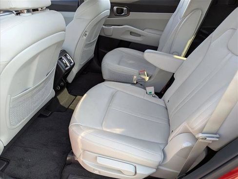 Used 2023 Kia Sorento EX w/ Panoramic Sunroof Package image 12