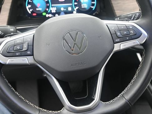 Used 2025 Volkswagen Atlas SEL AWD/4WD image 16