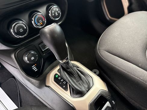 Used 2016 Jeep Renegade Sport w/ Power & Air Group image 28