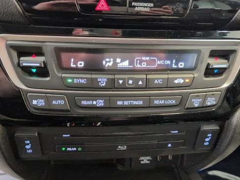 Used 2017 Honda Pilot Touring image 26