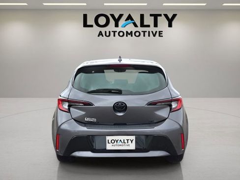 Used 2025 Toyota Corolla SE w/ SE Package image 4