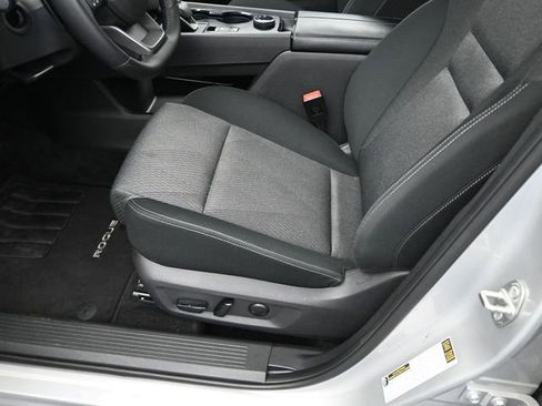Used 2025 Nissan Rogue SV AWD/4WD image 27