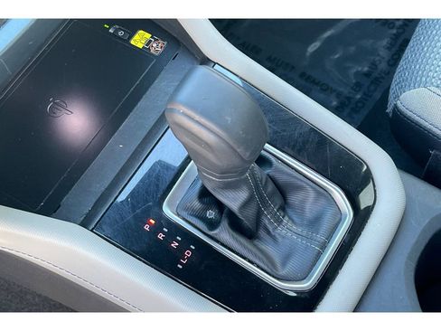 Used 2025 Subaru Forester Premium image 32