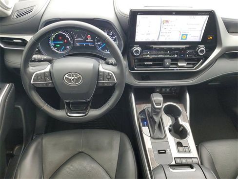 Used 2020 Toyota Highlander Limited Platinum image 20