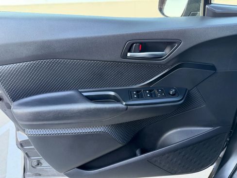 Used 2019 Toyota C-HR LE image 16