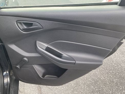 Used 2014 Ford Focus S FWD image 19