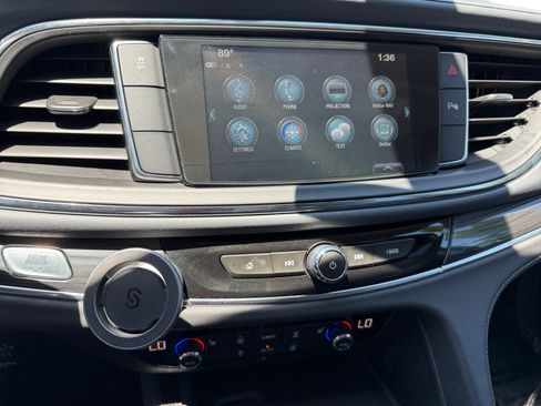 Used 2018 Buick Enclave Essence FWD image 12