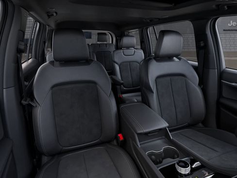 New 2026 Jeep Grand Cherokee L 4WD image 16