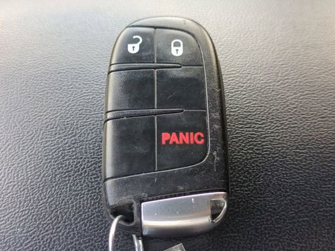 Used 2024 Dodge Durango SXT image 31