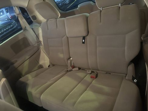 Used 2016 Dodge Grand Caravan SXT w/ Rear Park Assist Package image 10