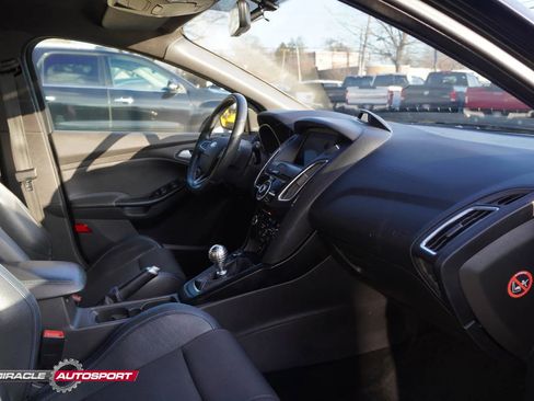 Used 2017 Ford Focus RS image 35