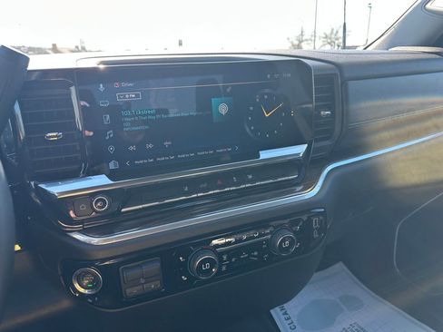 Used 2025 Chevrolet Silverado 2500 LT w/ Convenience Package image 21