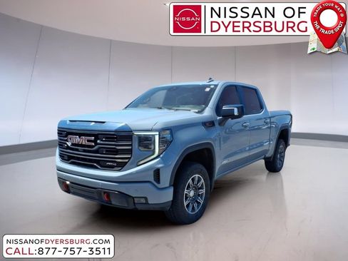 Used 2024 GMC Sierra 1500 AT4 w/ Technology Package AWD/4WD image 7
