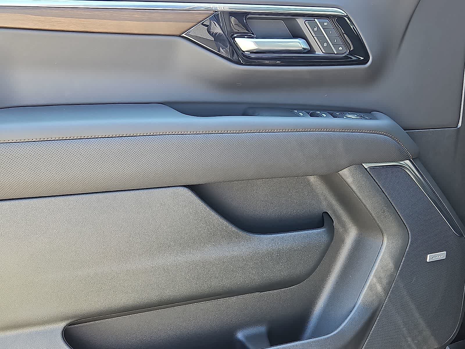 New 2026 Chevrolet Suburban High Country AWD/4WD image 11