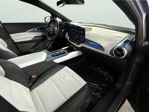 Certified 2025 Chevrolet Equinox EV LT image 33