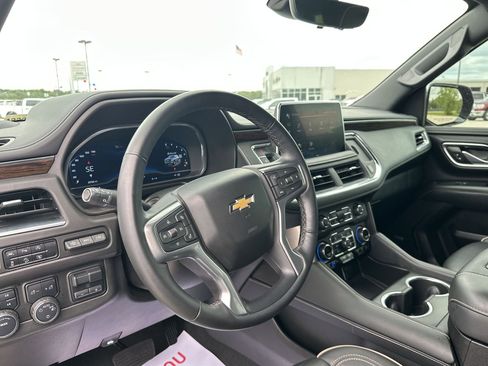 Used 2024 Chevrolet Tahoe Premier AWD/4WD image 12