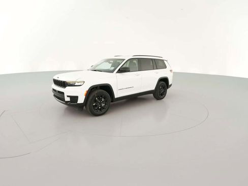 New 2025 Jeep Grand Cherokee L Laredo image 4