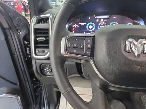 Used 2025 RAM 3500 Laramie AWD/4WD image 18