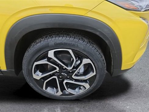 Used 2024 Chevrolet Trax RS w/ Sunroof Package image 14