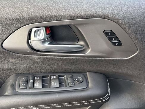 New 2026 Chrysler Pacifica Select w/ S Appearance Package image 18