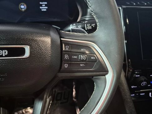 Used 2023 Jeep Grand Cherokee Altitude AWD/4WD image 20