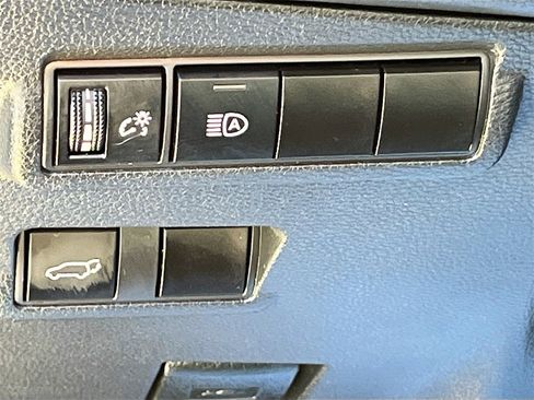 Used 2024 Toyota Corolla Cross XLE image 10