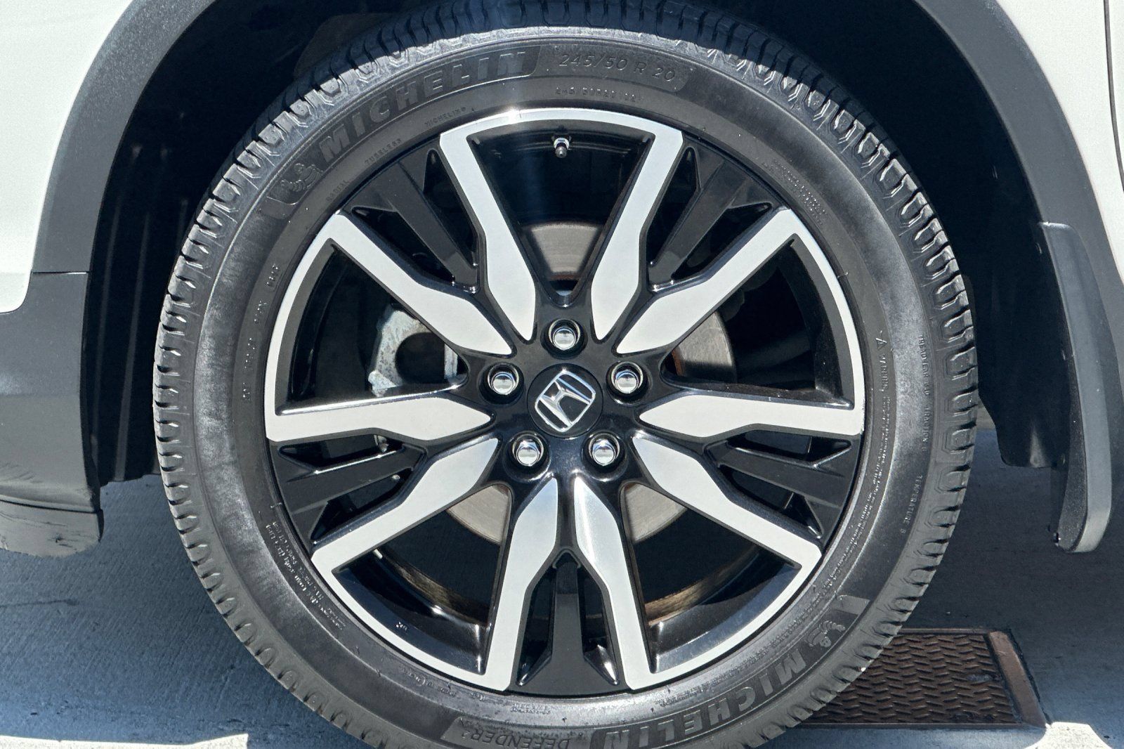 Used 2019 Honda Pilot Touring image 29