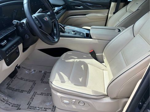 Used 2021 Cadillac Escalade Premium Luxury AWD/4WD image 9