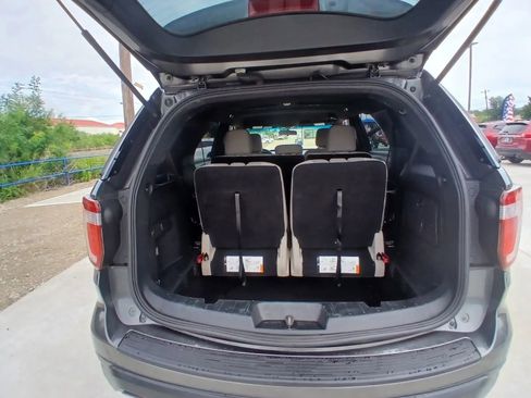 Used 2018 Ford Explorer XLT FWD image 19