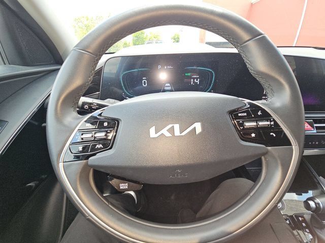 Used 2023 Kia Niro EX FWD image 35