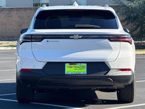 New 2026 Chevrolet Equinox EV LT image 8