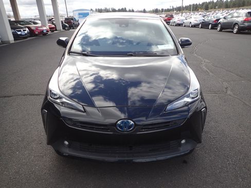 Used 2019 Toyota Prius XLE image 8
