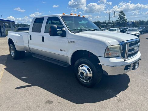Used 2005 Ford F350 Lariat AWD/4WD image 3