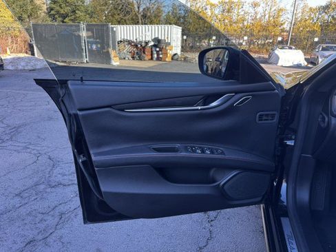 Used 2018 Maserati Ghibli RWD image 19
