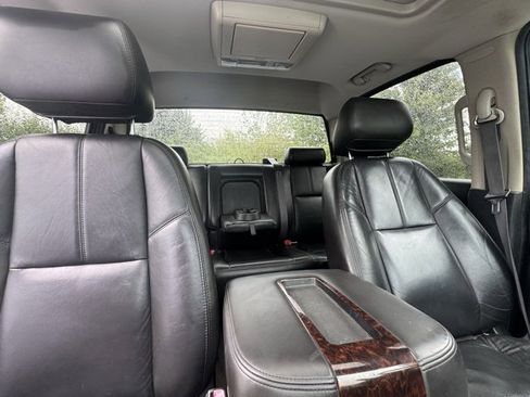 Used 2011 GMC Sierra 2500 Denali w/ Suspension Package, Off-Road image 39