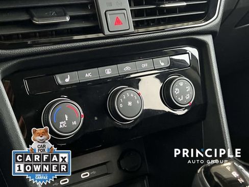 Certified 2023 Volkswagen Taos SE w/ Black Wheel Package image 24