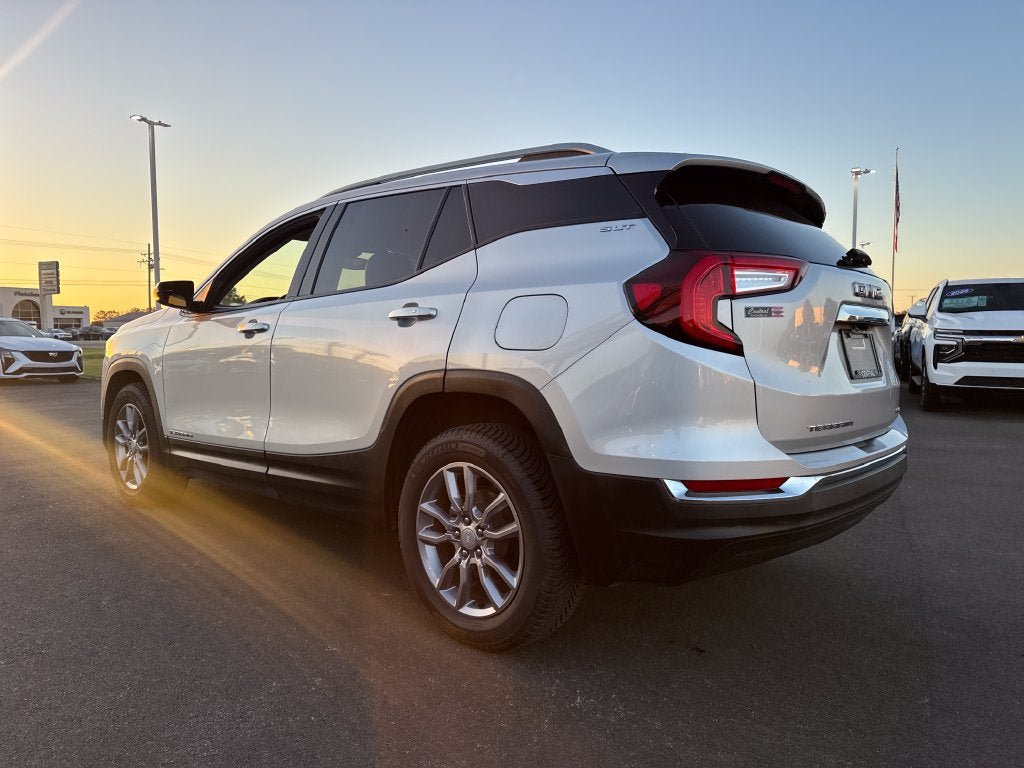 Used 2022 GMC Terrain SLT AWD/4WD image 4