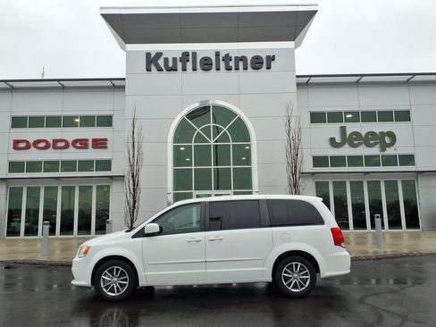 Used 2016 Dodge Grand Caravan SE FWD image 1
