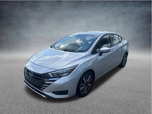 Used 2025 Nissan Versa SV FWD image 3