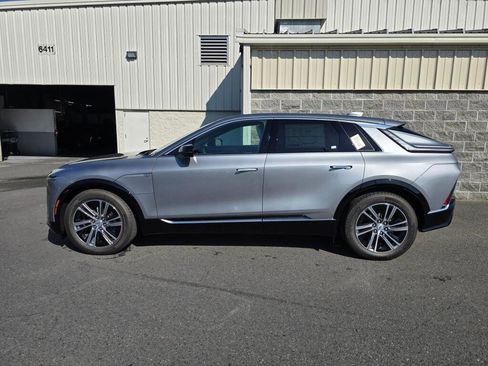 New 2026 Cadillac Lyriq Luxury image 4