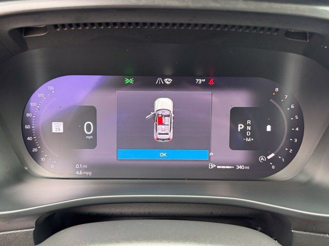 Used 2024 Volvo XC40 B5 Plus AWD/4WD image 15