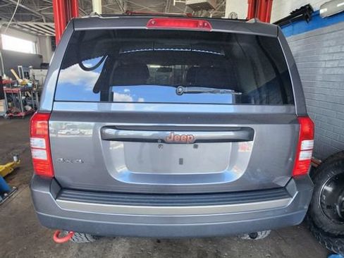 Used 2017 Jeep Patriot 75th Anniversary w/ Power Value Group AWD/4WD image 13
