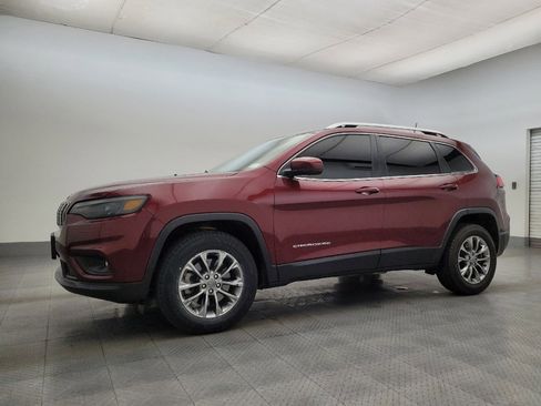 Used 2019 Jeep Cherokee Latitude Plus w/ Cold Weather Group image 2