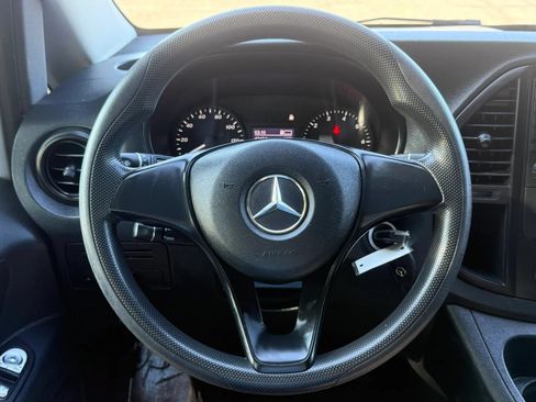 Used 2019 Mercedes-Benz Metris image 11