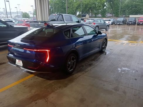 Used 2025 Kia K4 LXS image 7