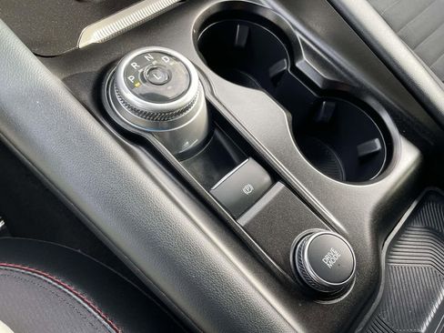 Used 2025 Ford Explorer ST-Line w/ ST-Line Street Pack AWD/4WD image 42