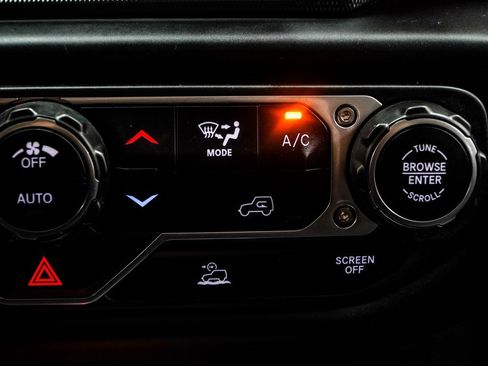 Used 2022 Jeep Wrangler Unlimited Rubicon image 25