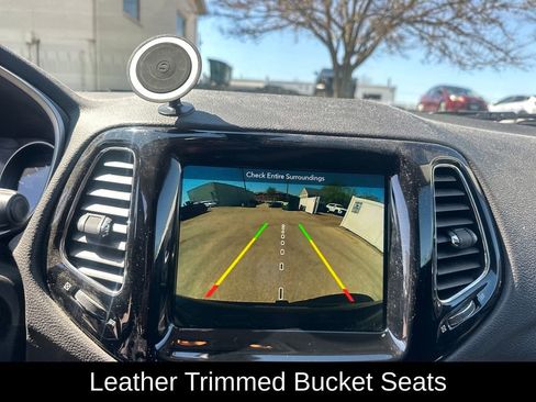 Used 2018 Jeep Compass Limited w/ Navigation Group image 19